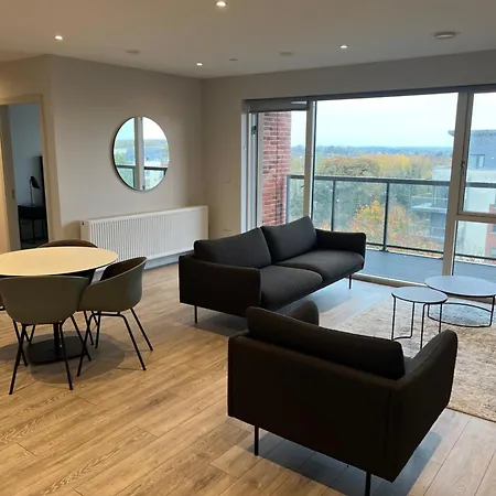 Beautiful & Cozy Two-bedroom Shared Liffey Valley דבלין